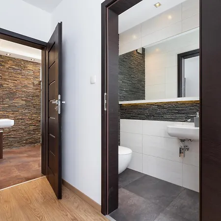 Daire Dzielnica Xiii Podgorze By Renters Krakow