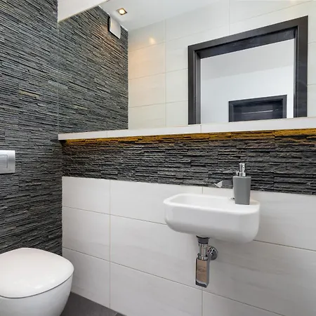 Dzielnica Xiii Podgorze By Renters *